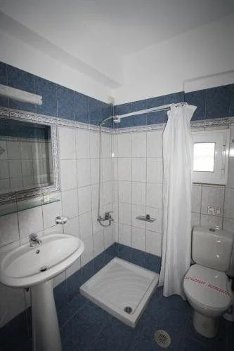 Konstantinos Hotel & Apartments
