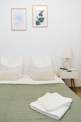 1 Bedroom Apartment with balcony and with city view