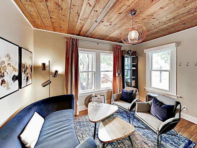 Travis Heights Bungalow - 2 Br Cottage
