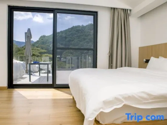 2 Bedrooms Standard Duplex room with pool view