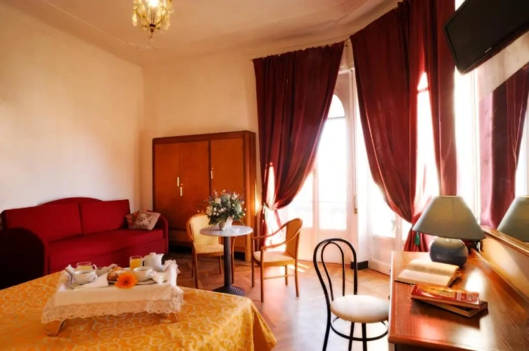 Standard Triple room
