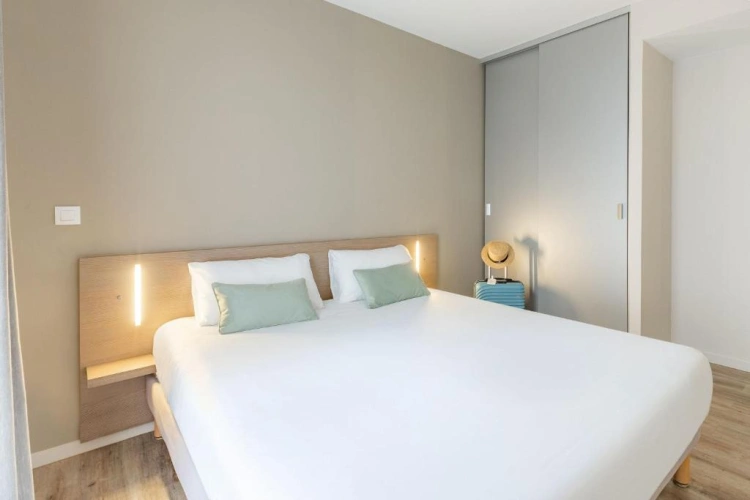2 Bedrooms Apartment
