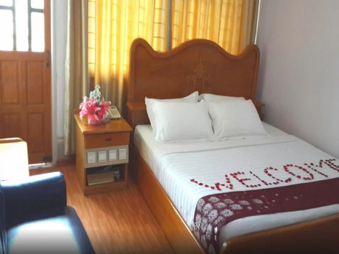 New Palace Hotel