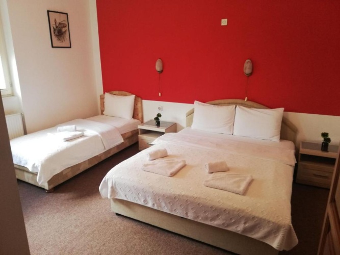 Standard Triple room with view