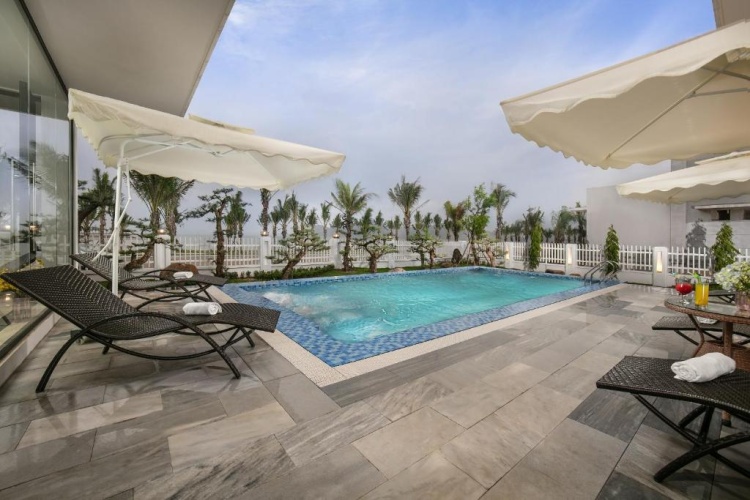 Standard Triple room with balcony and with sea view