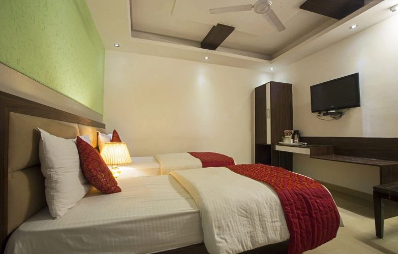 Standard Double room with view