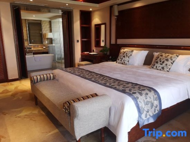 Suite with garden view