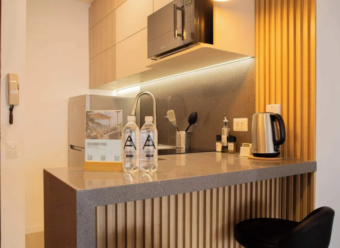 Striking 1BR in Miraflores