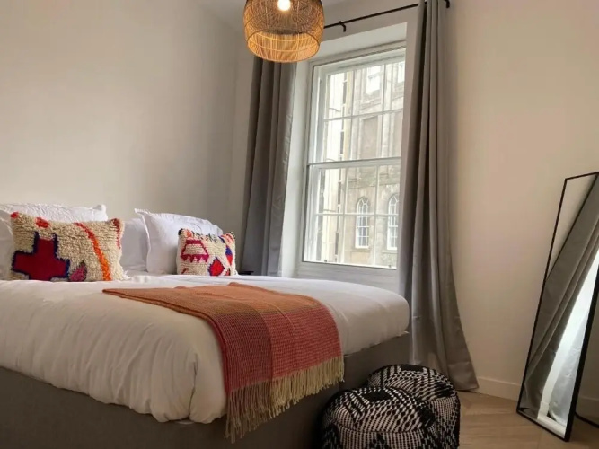 Leith Street Suite