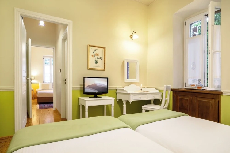 Family Suite with mountain view