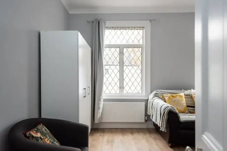 Fresh 2 Bedroom Flat by the River Thames