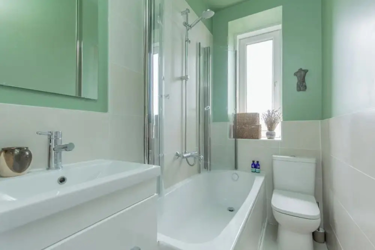 Edinburgh Castle Views Stylish 2BD Flat Sleeps 4