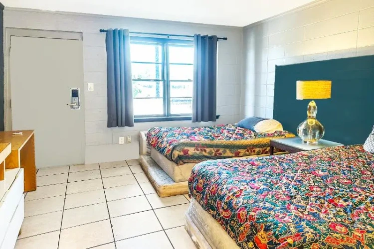 Classic Quadruple room