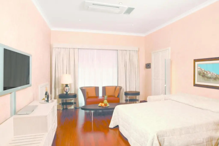 Colosseo Studio Suites