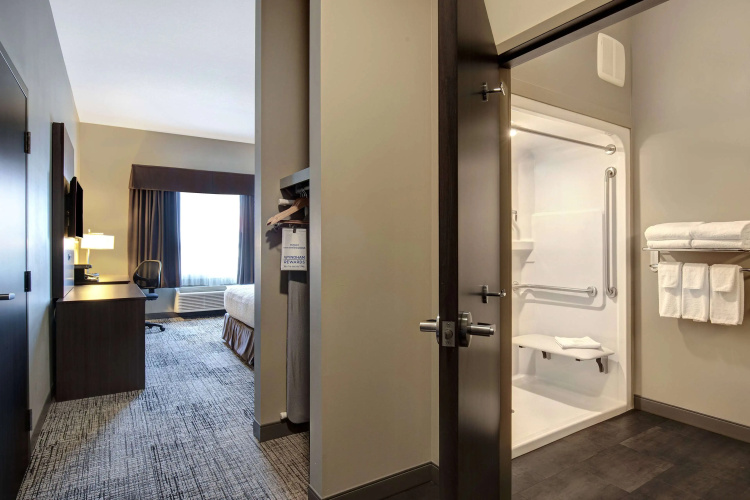Days Inn & Suites by Wyndham Warman