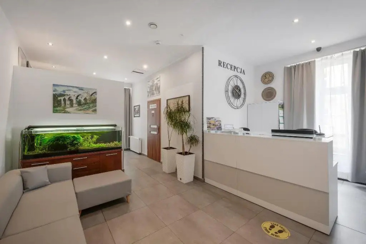 Queen Apartments