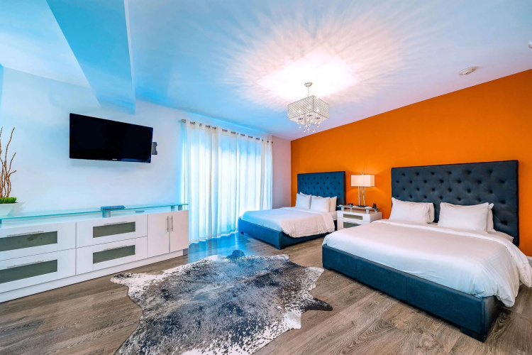 Ithaca Hotel