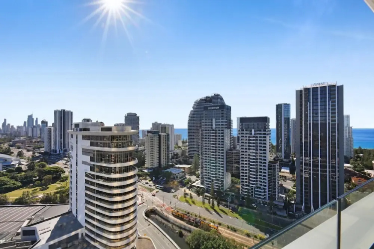 Elegant 2-bed Broadbeach Hotel With Ocean View