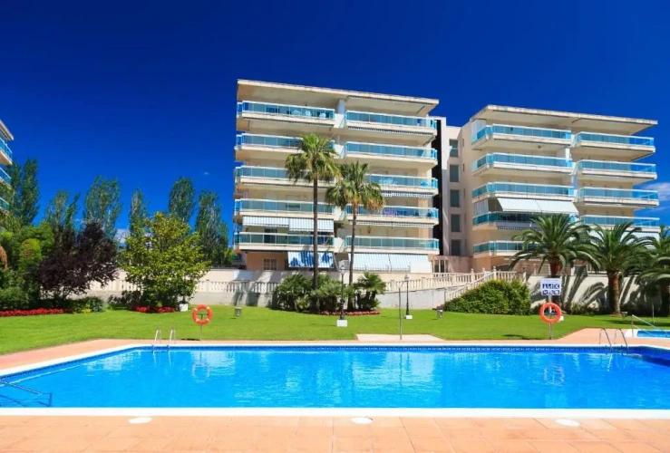 2 Bedrooms Apartment