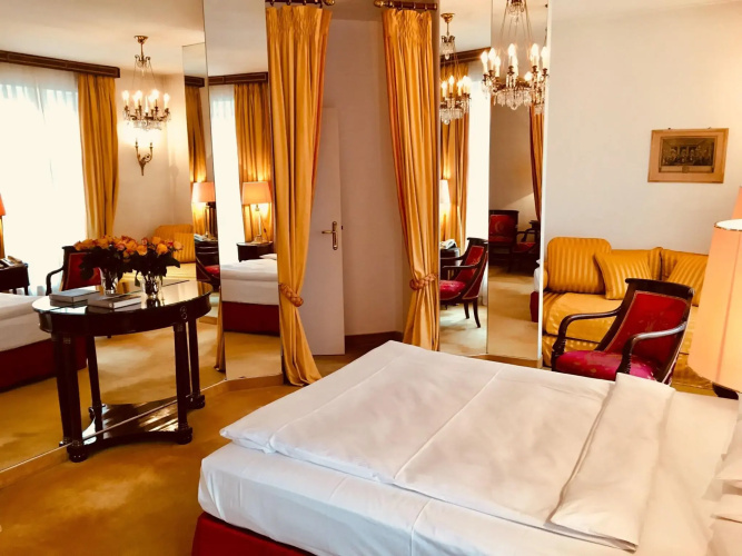 Opera Hotel