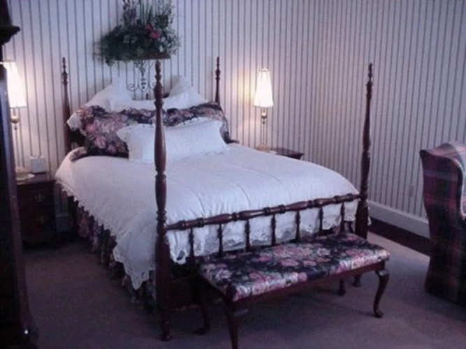 Claremont Inn & Winery