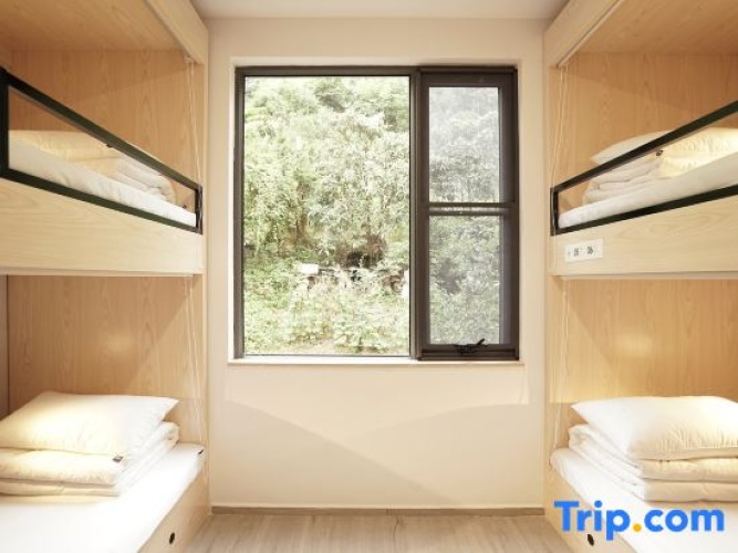 Standard Sextuple room