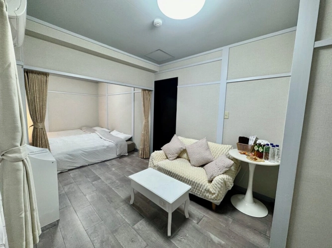 Economy Twin room with city view