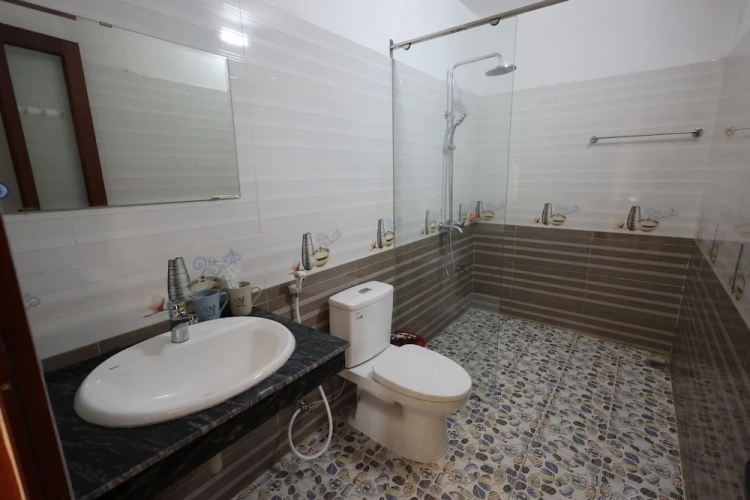 1 Bedroom Standard Double Family room with mountain view