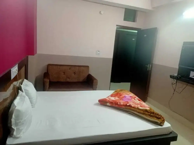 New Yatrik Hotel