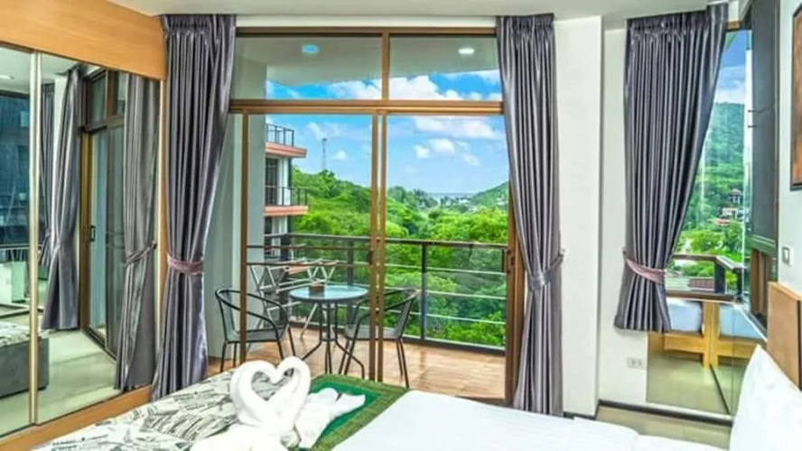 Naiharn Condominium Phuket
