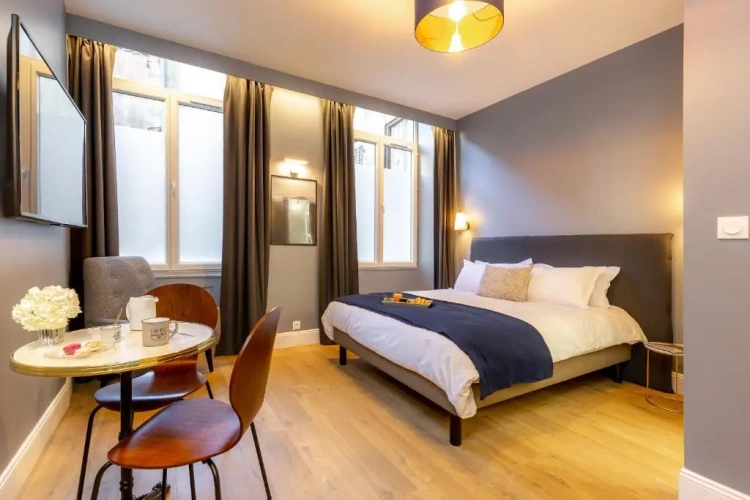 Deluxe Apartment