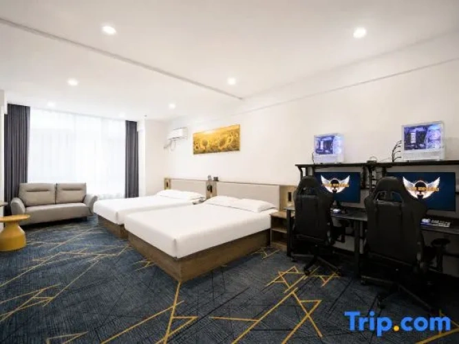 Deluxe Quadruple room