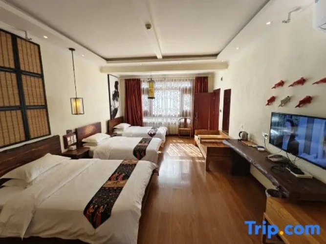 Standard Triple room