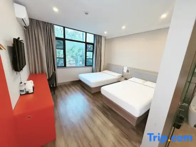 Standard Sextuple room
