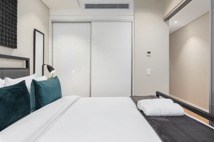 Docklands 407