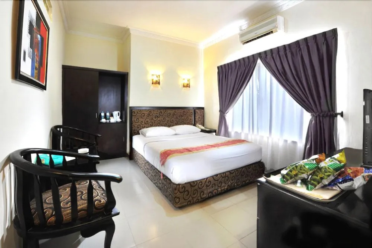 Gaja Hotel