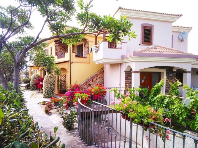 1 Bedroom Apartment with garden view