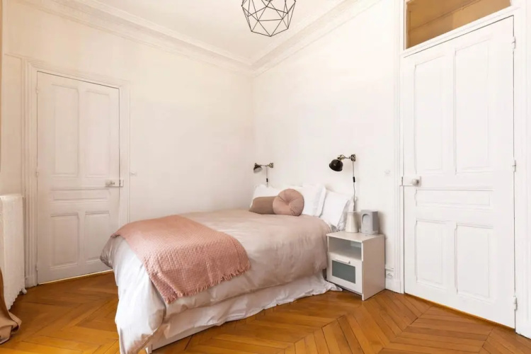 Chic Grenelle 3 Bedroom Apartment in Paris