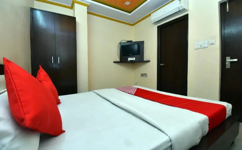 Hotel Shri Dev