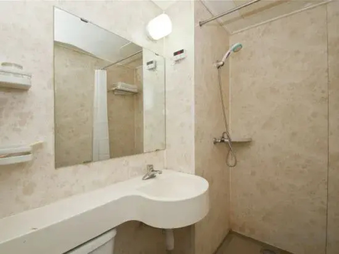 Block C, Xinxing Business Hotel, South Guizhou