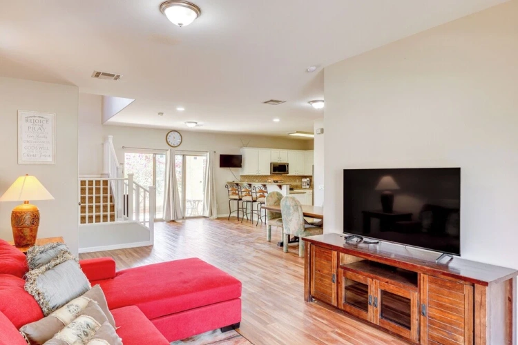 3 Bedrooms Apartment