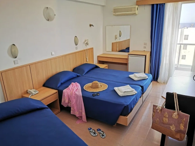 Standard Triple room with balcony