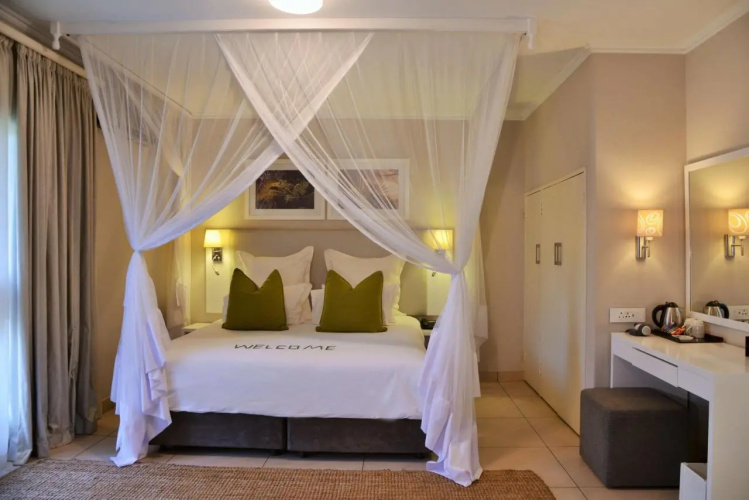 Cresta Sprayview Victoria Falls