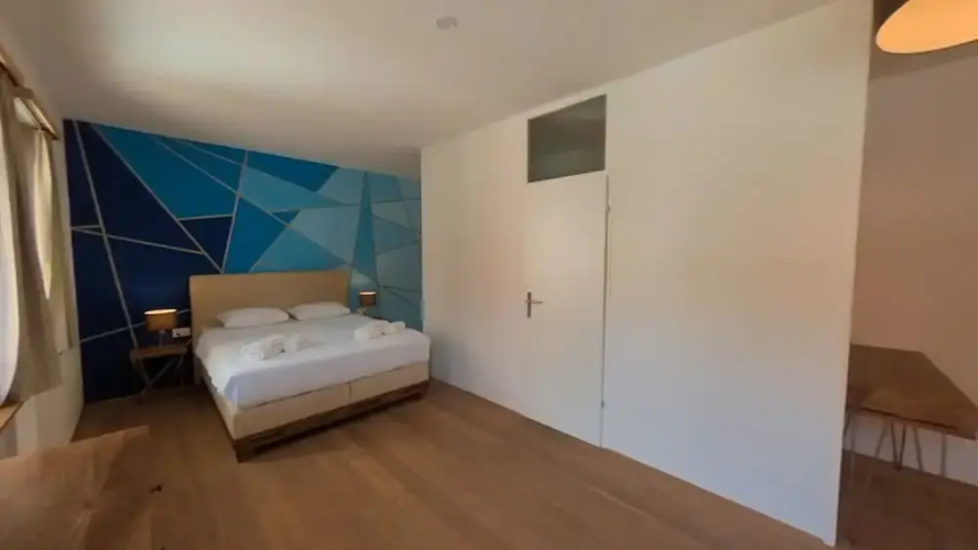 7 Rooms