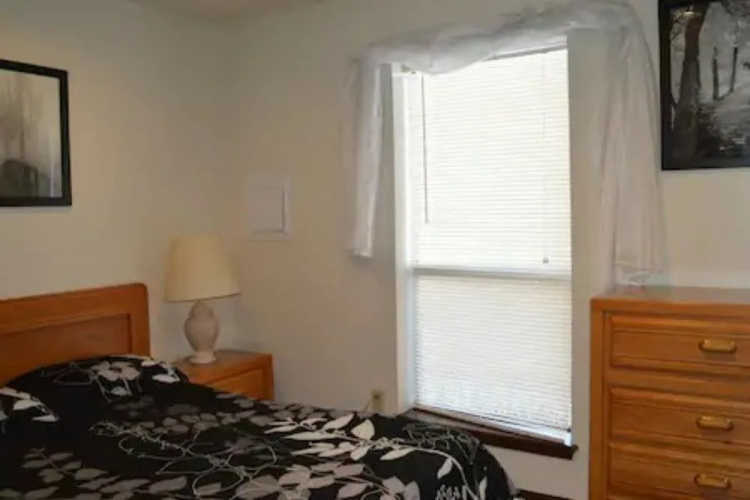 OU-2 Bedroom 1 bath next OU