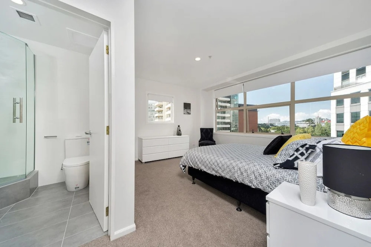 Central 12th floor Apt Harbour Views