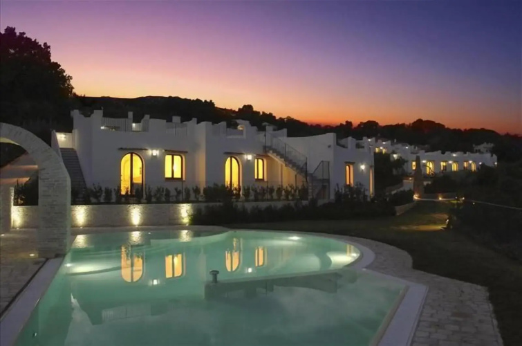 Baia Delphis Resort