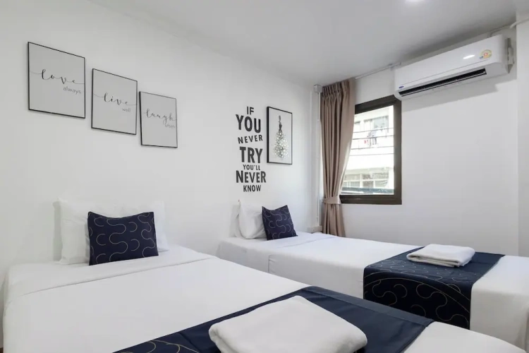 Standard Twin room