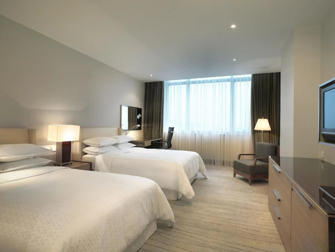 Four Points by Sheraton Shanghai, Daning