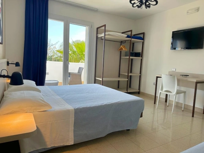 Standard Triple room